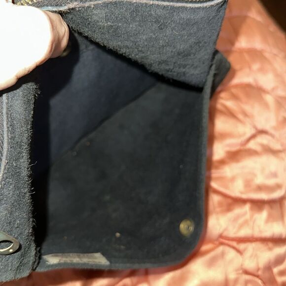 Vintage 60s/70s Walborg black suede leather purse and with brown plastic handle - Picture 7 of 8